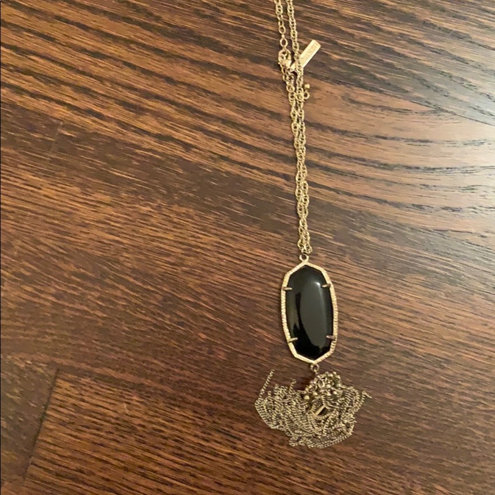 Black Kendra Scott pendant